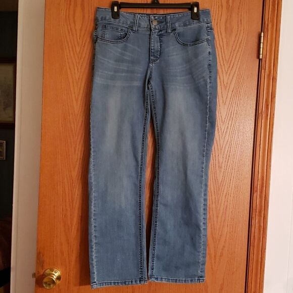 EUC Lee Riders Mid Rise Straight Leg Jeans Sz 8P - Picture 2 of 8